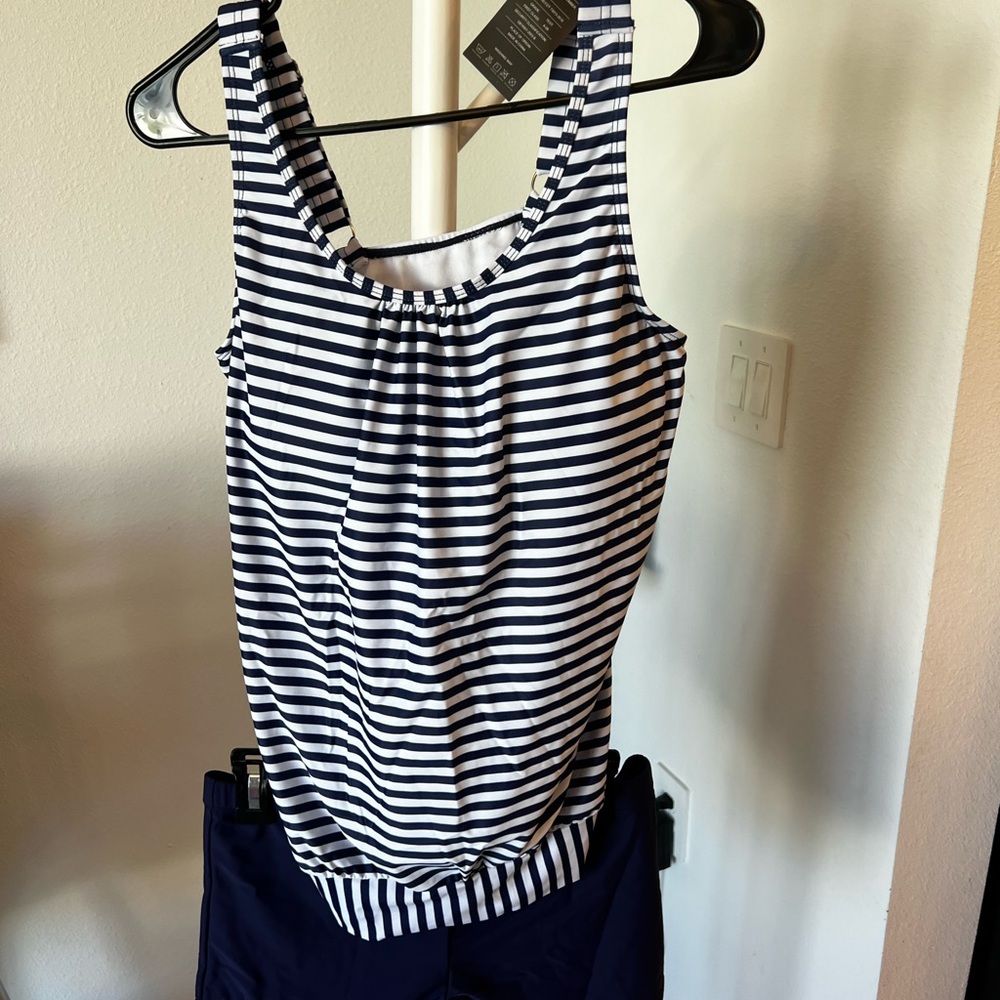 Navy & White Set Striped Tank Top & shorts swim bottoms Size L NWT (on the top)